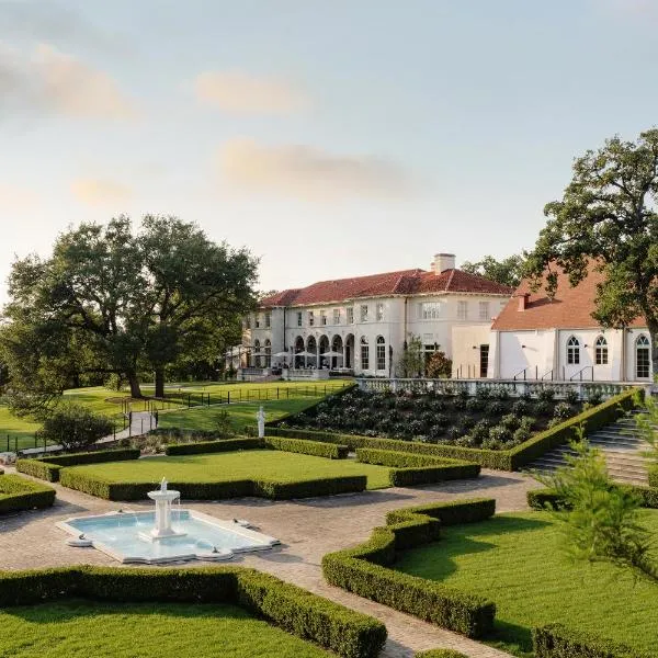 Commodore Perry Estate, Auberge Collection