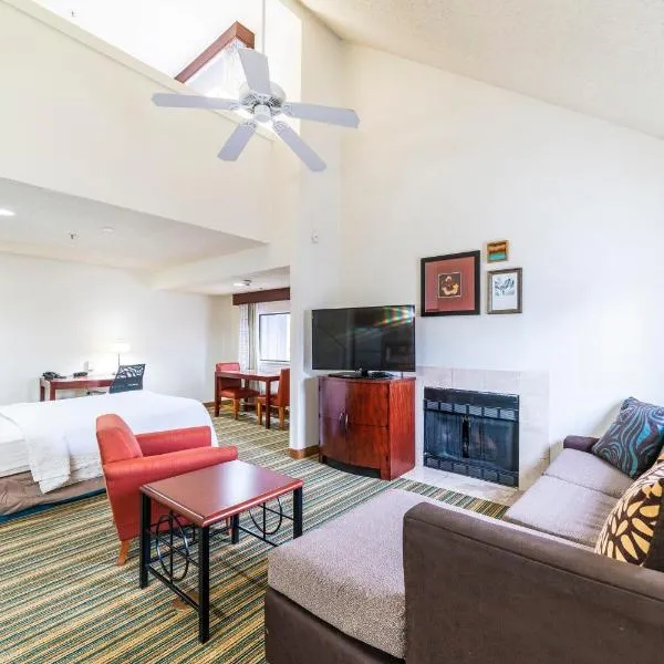 Metro Phoenix Loft sleeps 6