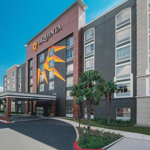 La Quinta Inn & Suites by Wyndham San Antonio Downtown