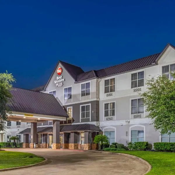 Best Western Plus Hobby Airport Inn & Suites