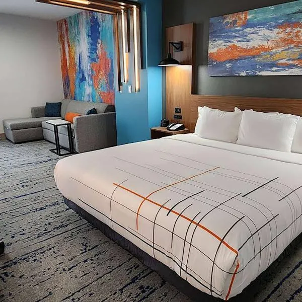 La Quinta Inn & Suites by Wyndham Austin South