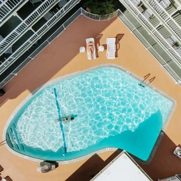 Surfer Beach Hotel
